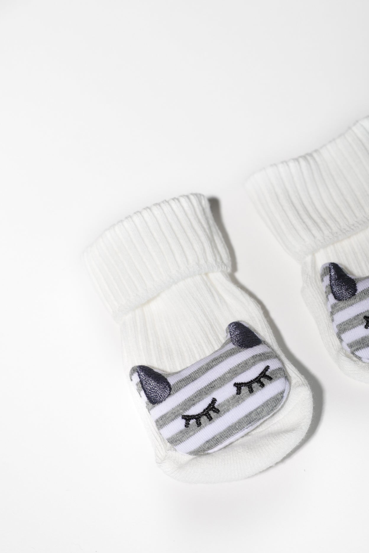 Calcetines con monitos image 3